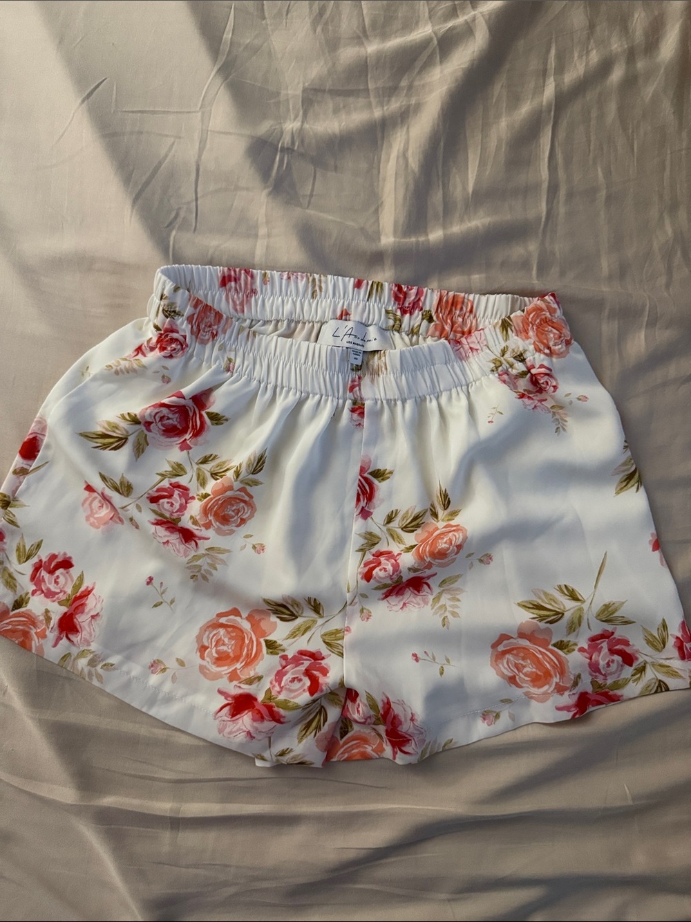 L’Acadamie White Floral Silky Shorts XS
